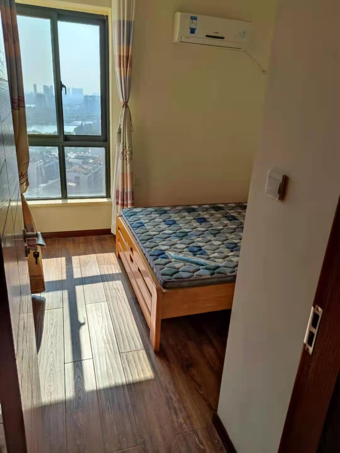 荊州市沙市區(qū)長港路未來馨居小區(qū)5、6、7棟2單元2202號房地產(chǎn)拍賣公告(圖4)