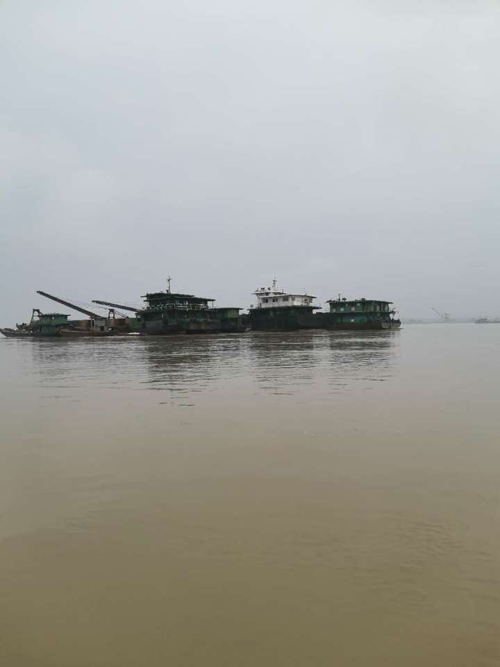 “荊航266”號自卸砂船(圖1)