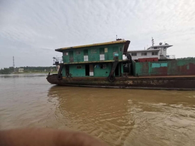 “睿豪88”、“睿豪99”號(hào)兩艘自卸砂船